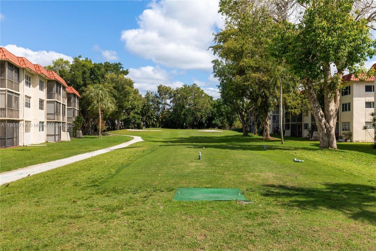 8900 Washington Blvd, Unit 404, Pembroke Pines, FL 33025 Photo