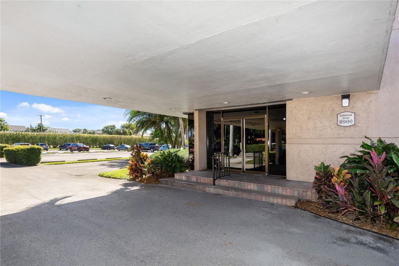 8900 Washington Blvd, Unit 404, Pembroke Pines, FL 33025 Photo