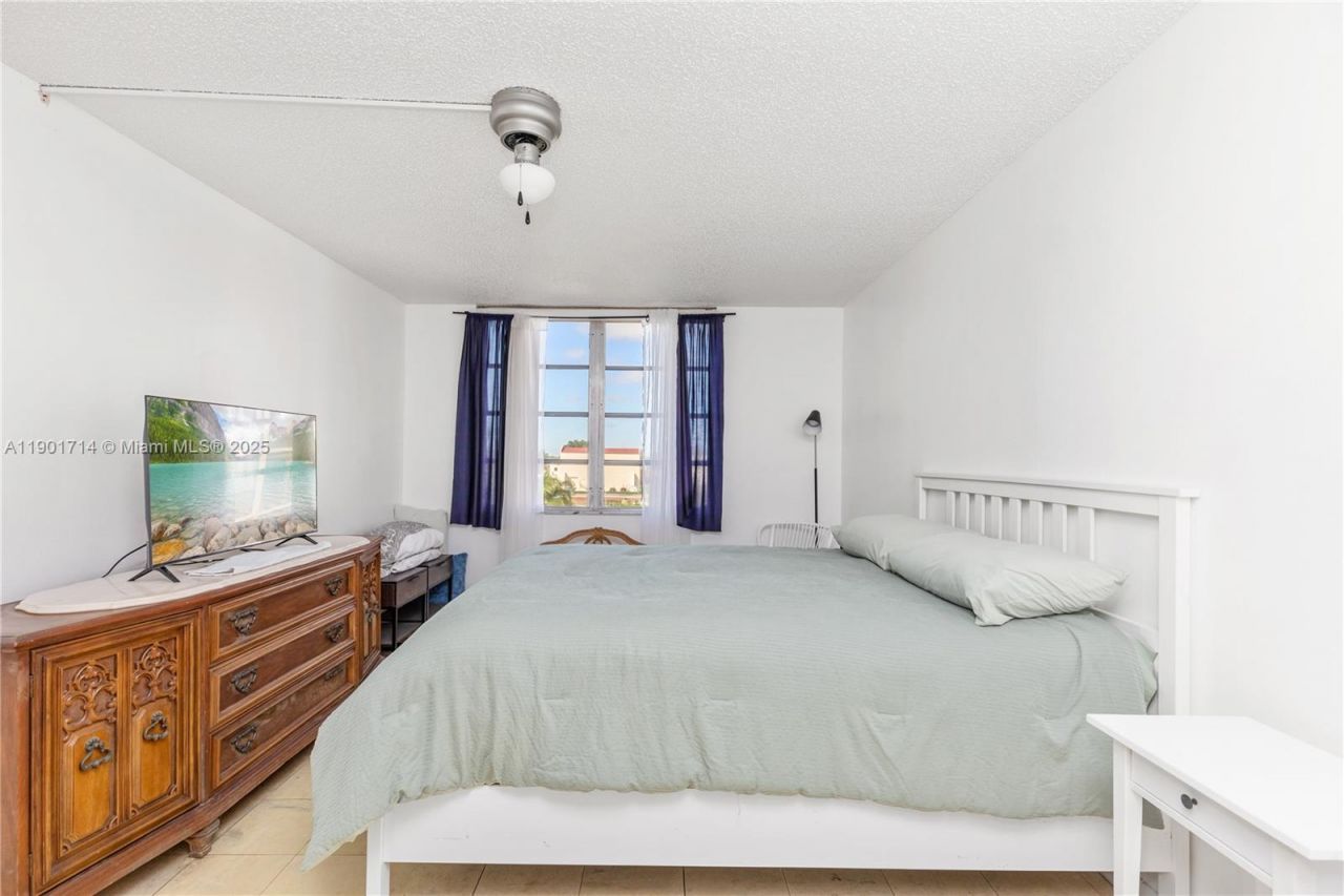 8900 Washington Blvd, Unit 404, Pembroke Pines, FL 33025 Photo