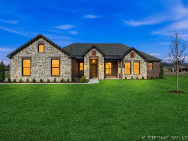 16313 E 102nd Street N, Owasso, OK 74055