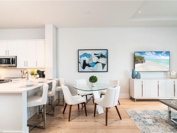 101 8th ST S, Unit 202, OTHER, FL 34102