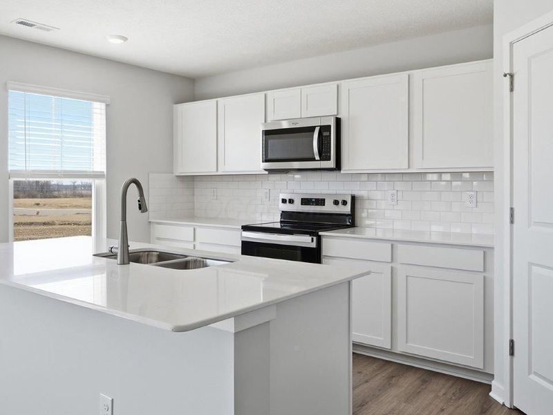 938 Sherwood Loop, Bellefontaine, OH 43311 Photo 12