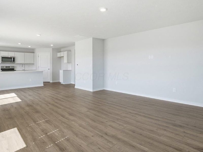 938 Sherwood Loop, Bellefontaine, OH 43311 Photo 9