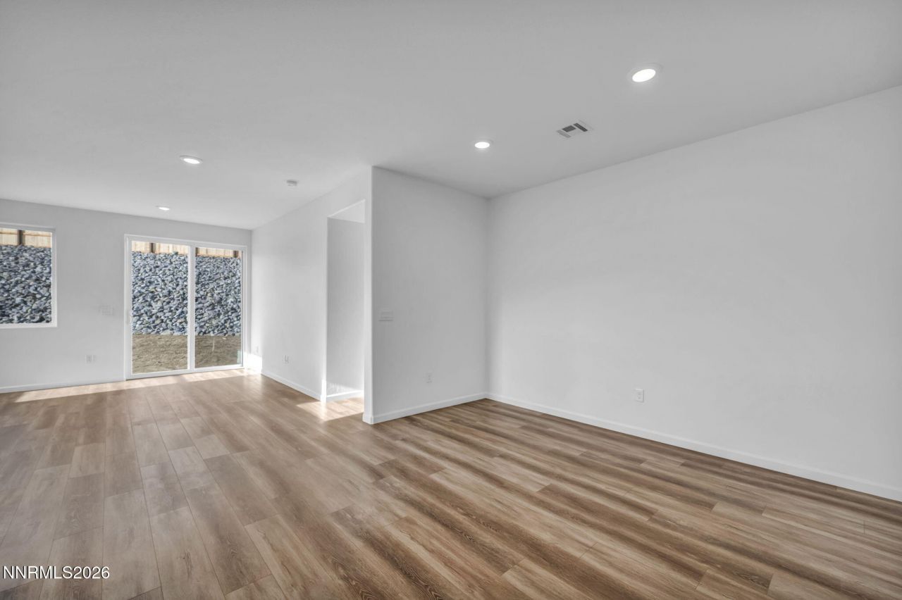 690 E Patrician Drive, Reno, NV 89506 Photo