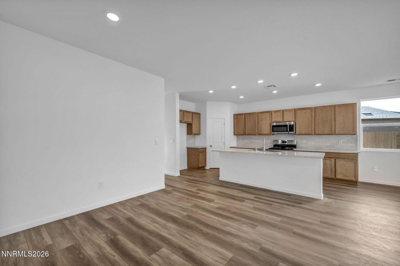 690 E Patrician Drive, Reno, NV 89506 Photo