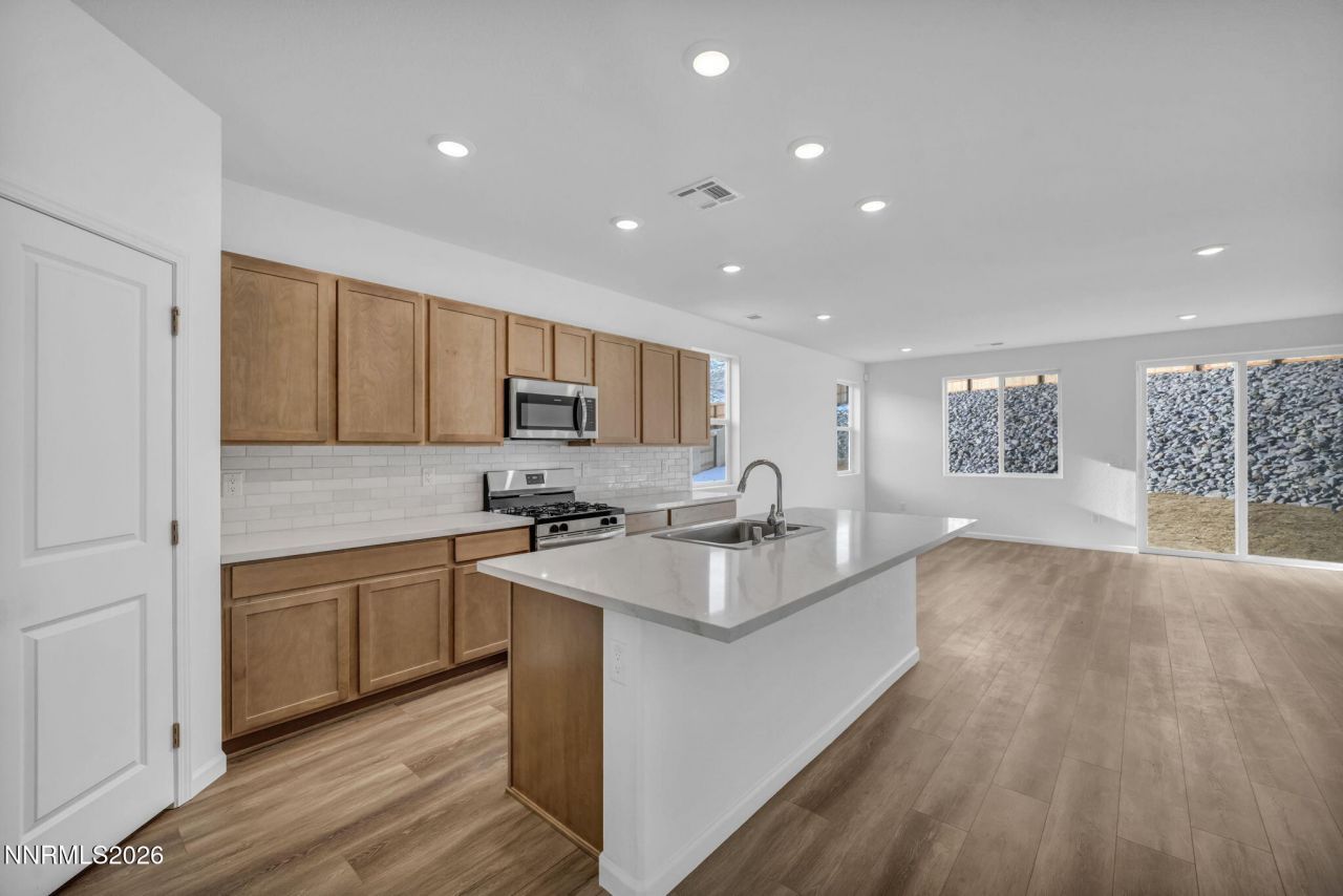 690 E Patrician Drive, Reno, NV 89506 Photo