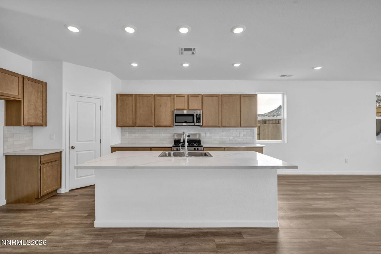 690 E Patrician Drive, Reno, NV 89506 Photo