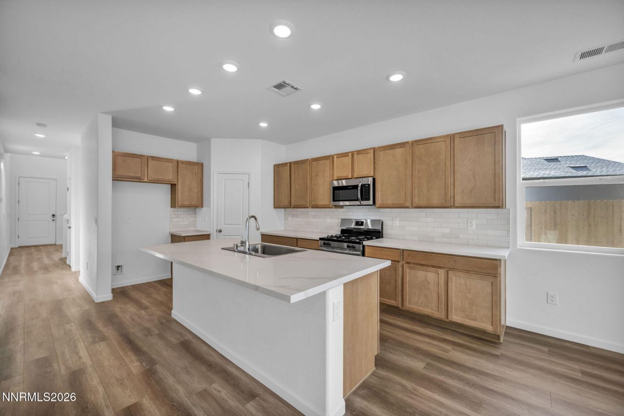 690 E Patrician Drive, Reno, NV 89506 Photo