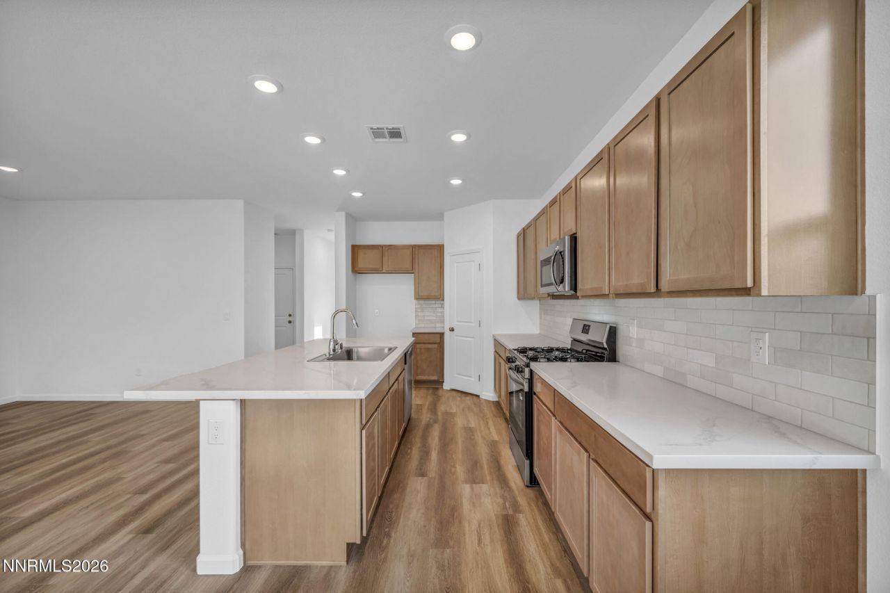 690 E Patrician Drive, Reno, NV 89506 Photo