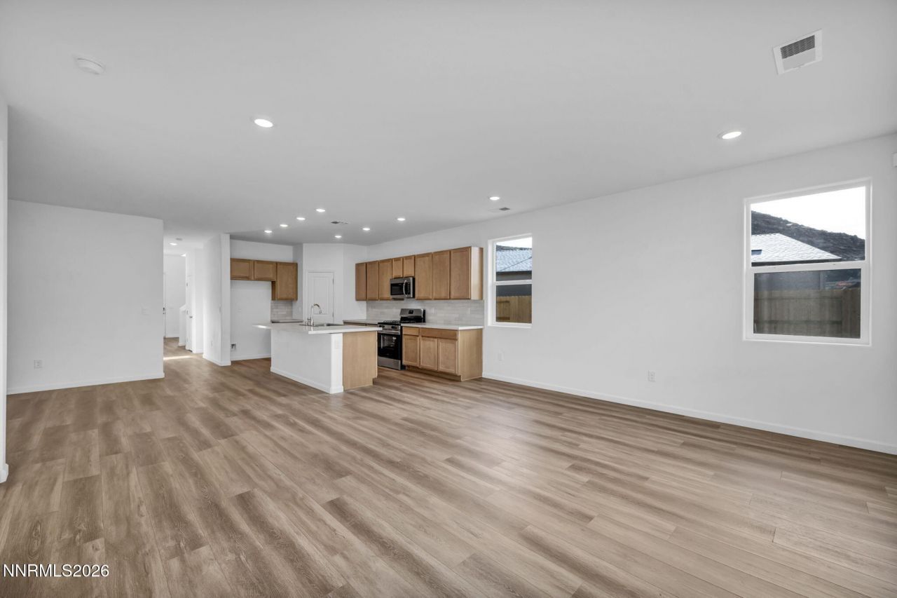 690 E Patrician Drive, Reno, NV 89506 Photo