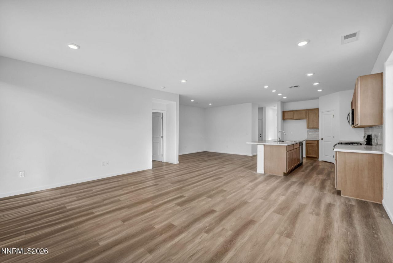 690 E Patrician Drive, Reno, NV 89506 Photo