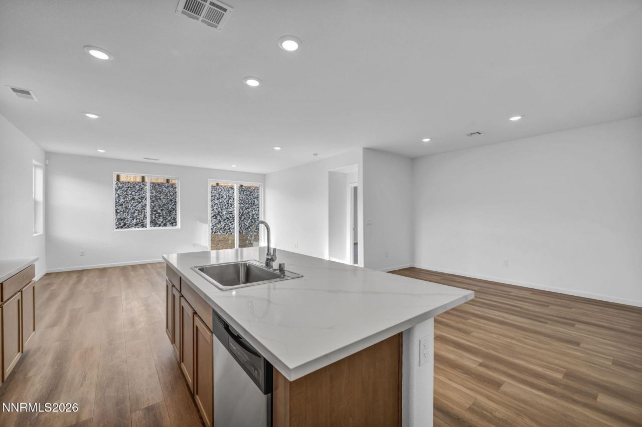 690 E Patrician Drive, Reno, NV 89506 Photo