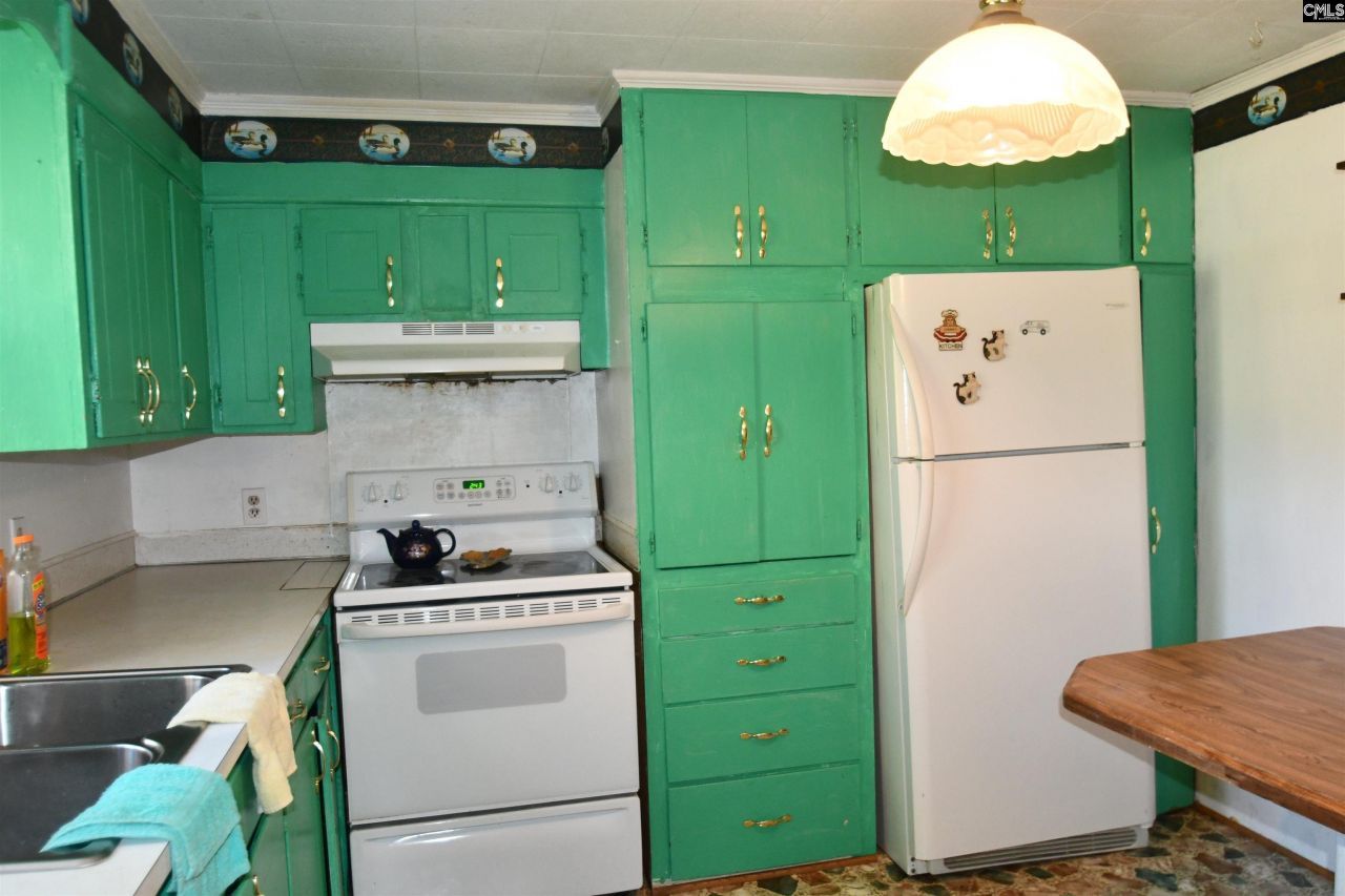 2402 Rosalyn Drive Photo 9