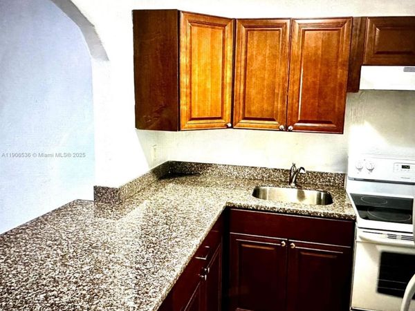 1275 W 35th St, Unit 55B, Hialeah, FL 33012