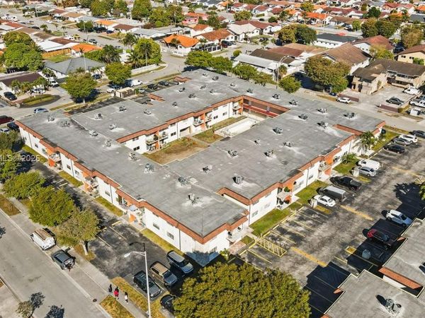 1275 W 35th St, Unit 55B, Hialeah, FL 33012