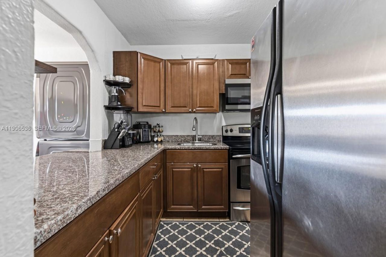 1275 W 35th St, Unit 55B, Hialeah, FL 33012 Photo