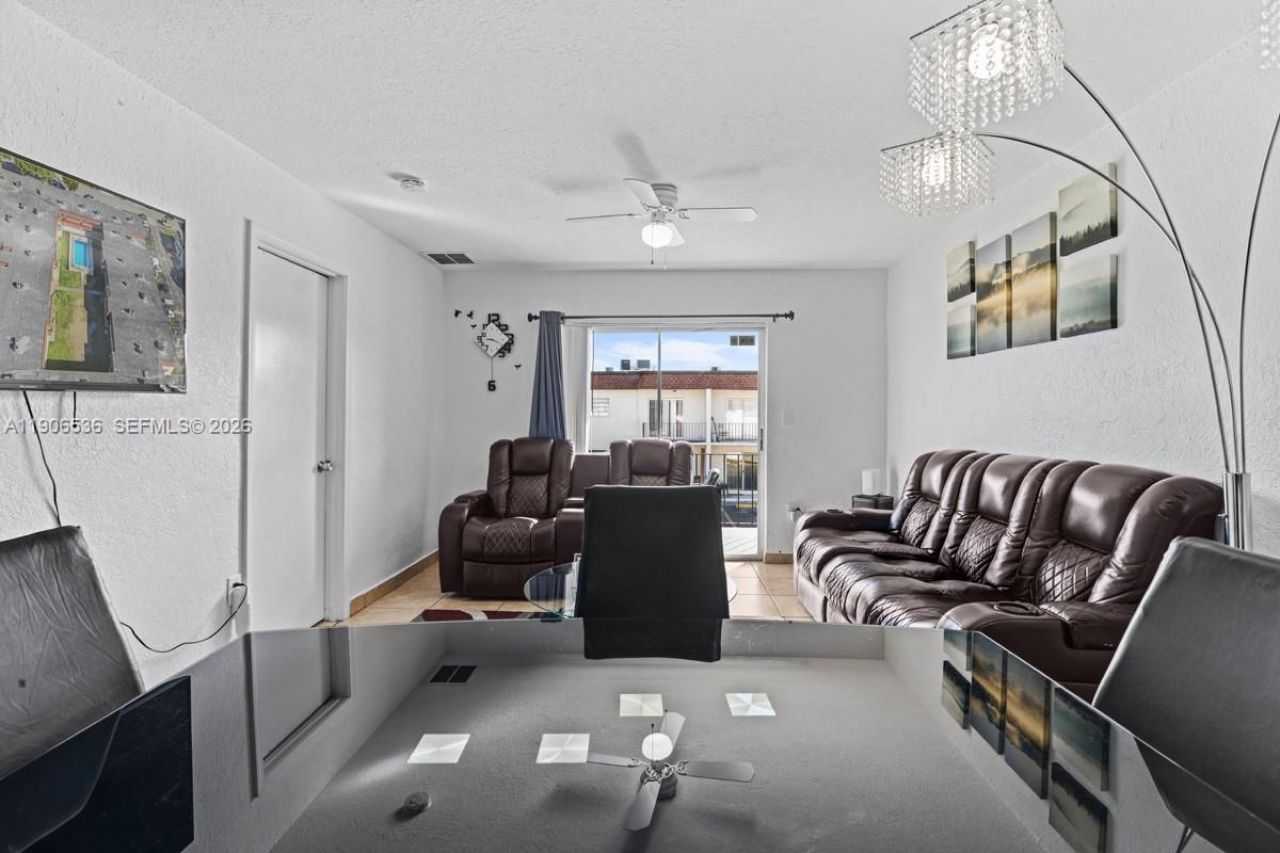 1275 W 35th St, Unit 55B, Hialeah, FL 33012 Photo