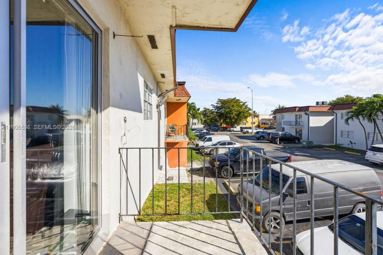 1275 W 35th St, Unit 55B, Hialeah, FL 33012 Photo