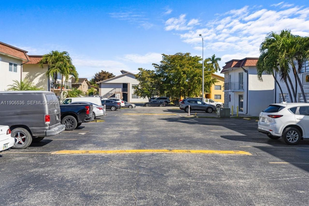 1275 W 35th St, Unit 55B, Hialeah, FL 33012 Photo