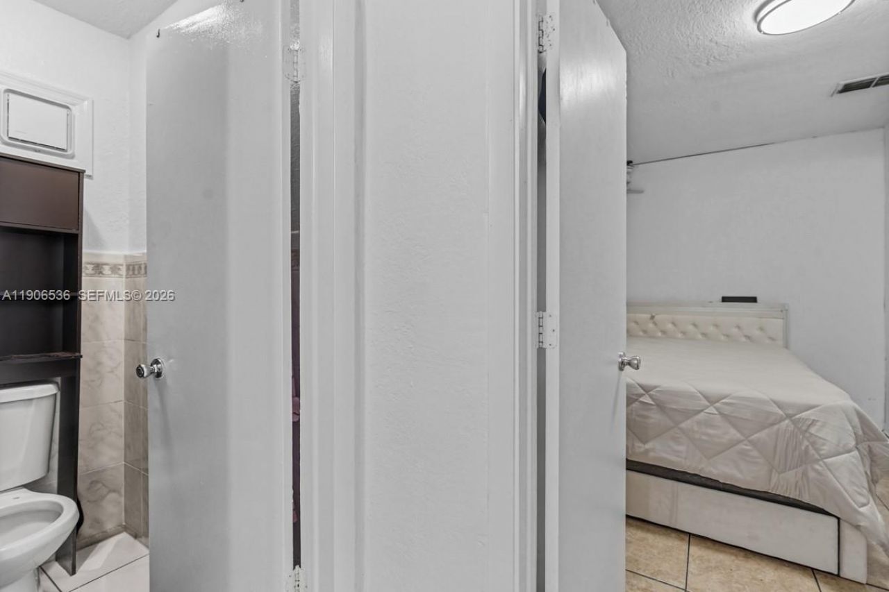 1275 W 35th St, Unit 55B, Hialeah, FL 33012 Photo