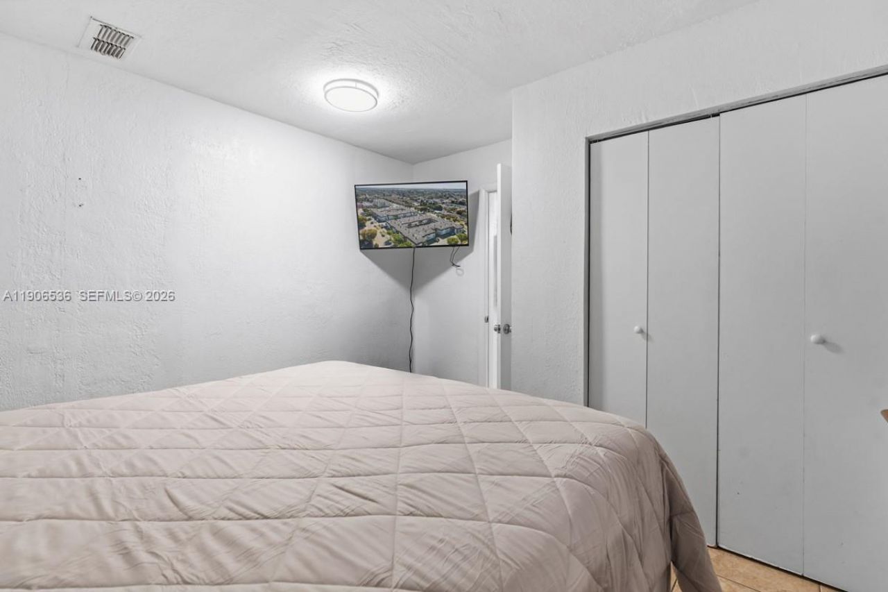 1275 W 35th St, Unit 55B, Hialeah, FL 33012 Photo