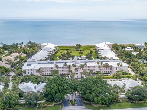 1250 W Southwinds Boulevard, Unit 210, Vero Beach, FL 32963