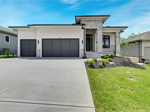 22117 W 94th Terrace, Lenexa, KS 66220