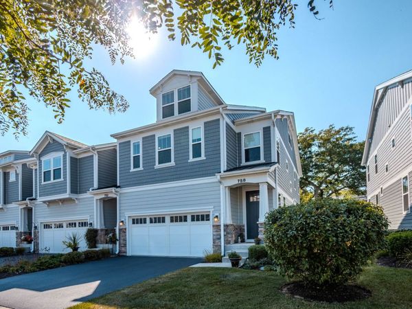 758 Riverbank Drive, Geneva, IL 60134