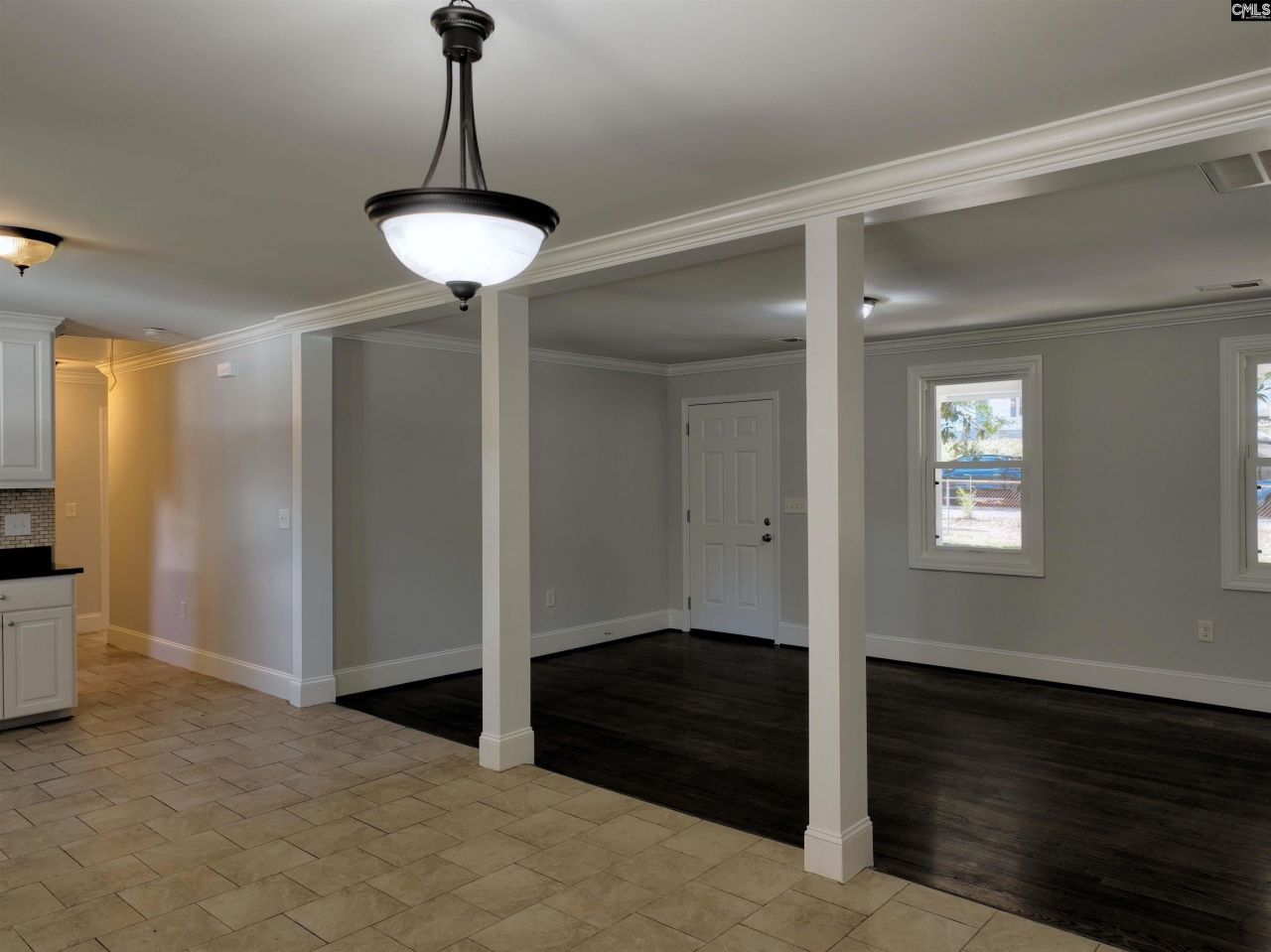 309 Rose Drive  Photo 6