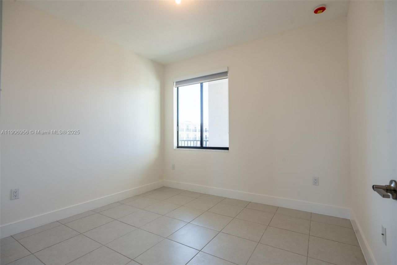 8001 NW 41st St, Unit F-312, Doral, FL 33166 Photo