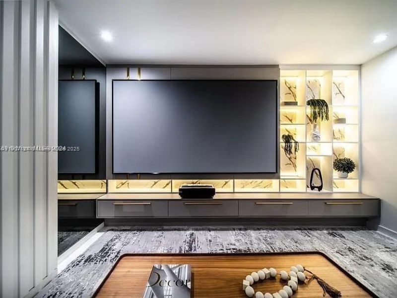 851 NE 1st Ave, Unit 4811, Miami, FL 33132 Photo