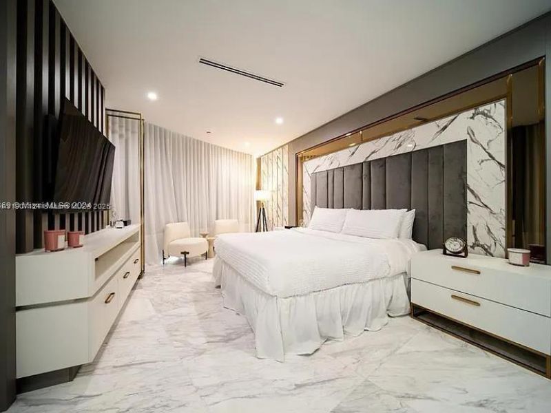 851 NE 1st Ave, Unit 4811, Miami, FL 33132 Photo