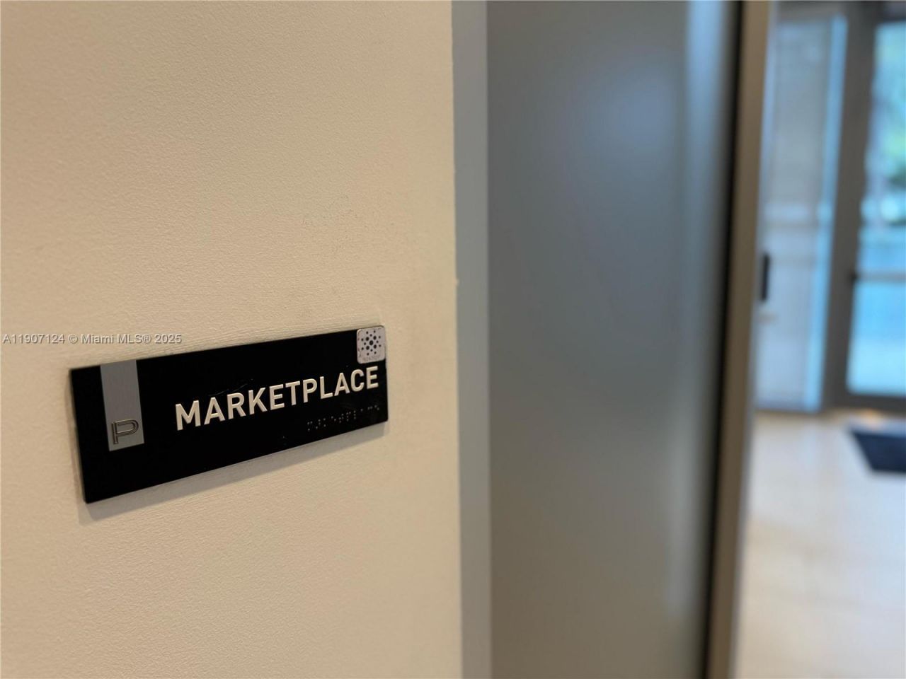 851 NE 1st Ave, Unit 4811, Miami, FL 33132 Photo