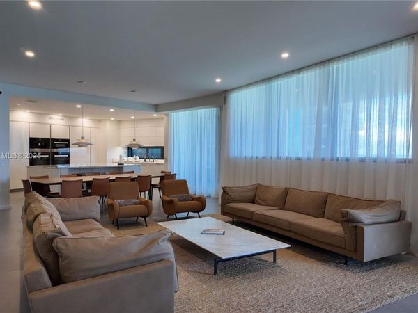 18555 Collins Ave, Unit 905, Sunny Isles Beach, FL 33160