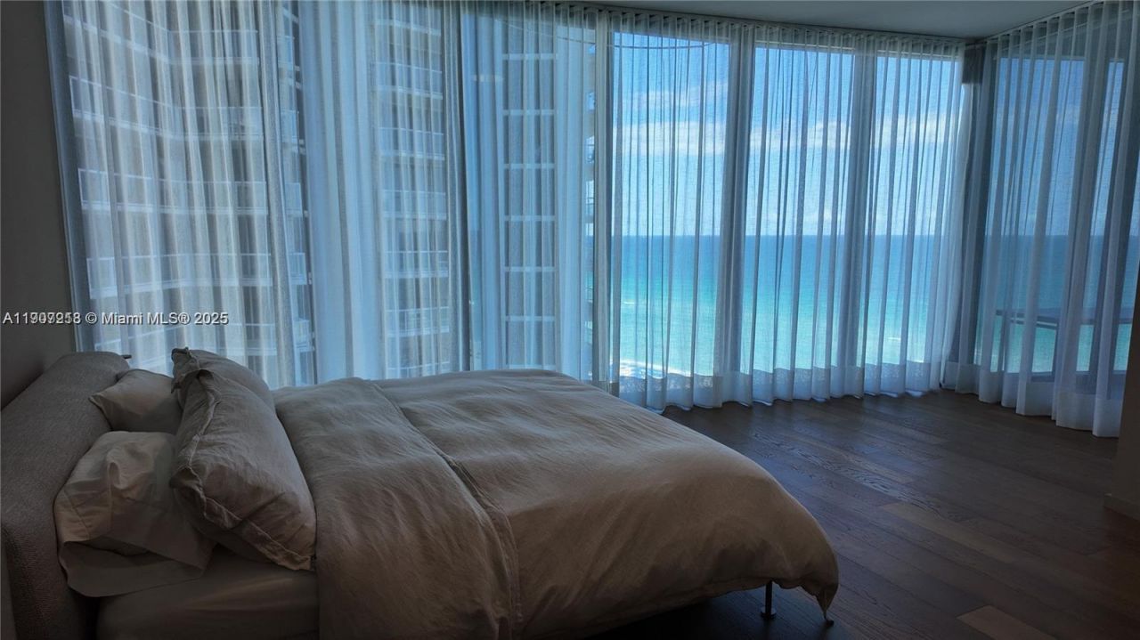 18555 Collins Ave, Unit 905, Sunny Isles Beach, FL 33160 Photo