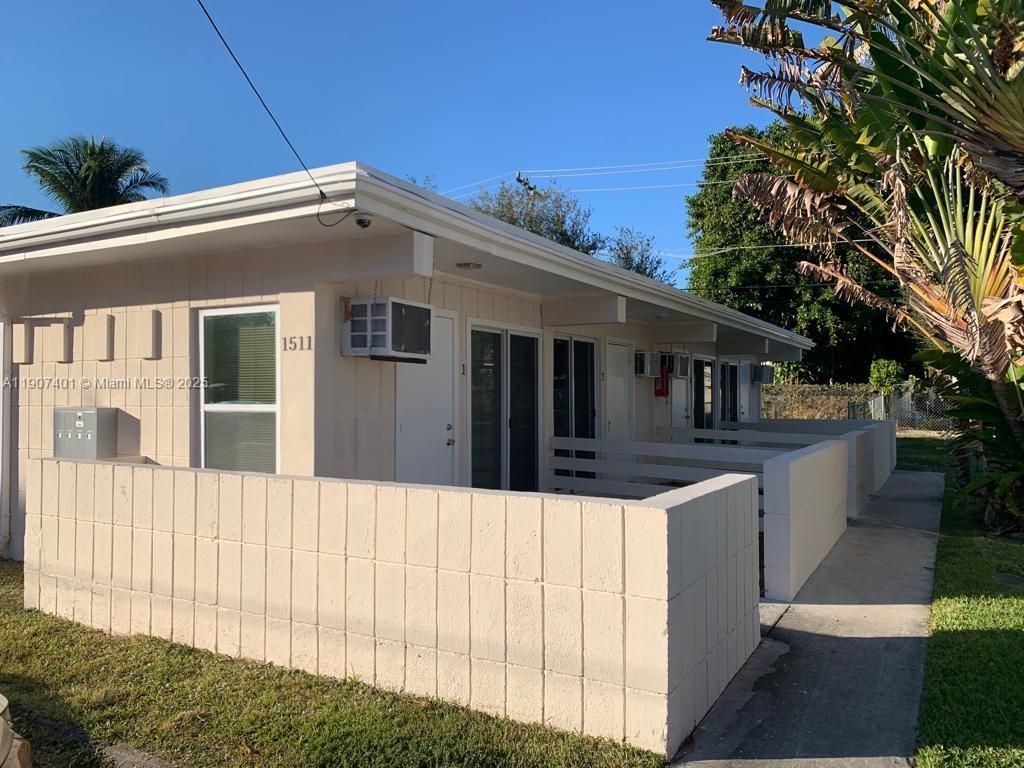 1511 NE 117th St, Unit 2, Miami, FL 33161 Photo