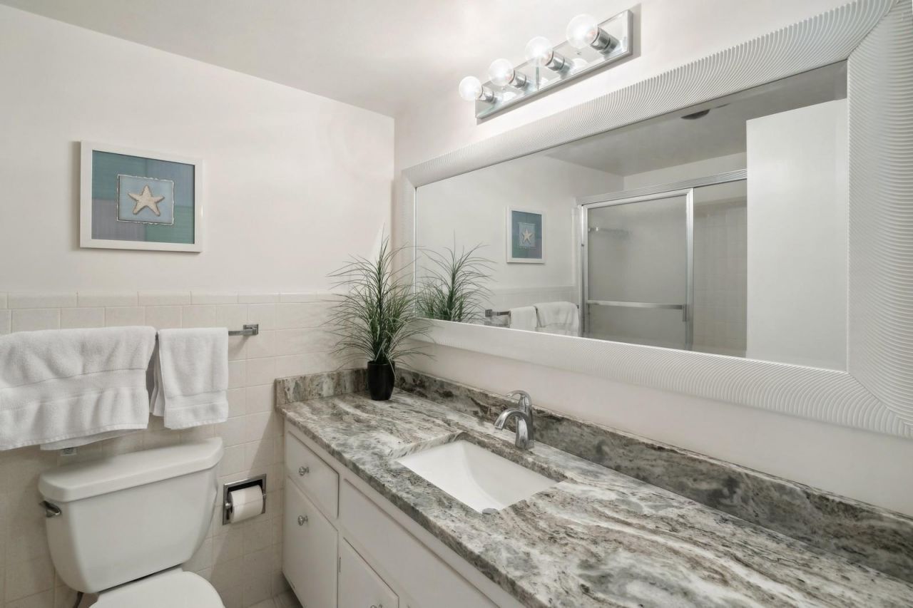 2864 NE 33rd Court, Unit 202, Fort Lauderdale, FL 33306 Photo