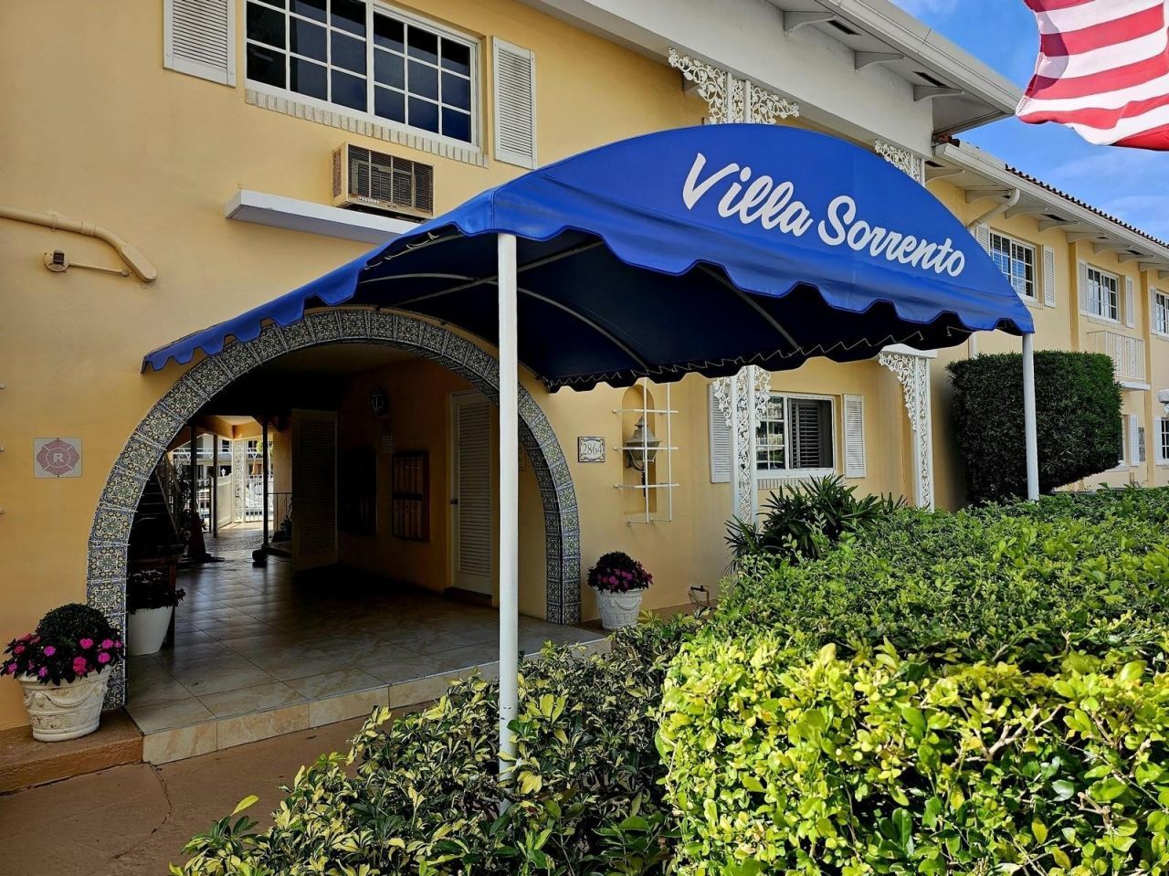 2864 NE 33rd Court, Unit 202, Fort Lauderdale, FL 33306 Photo