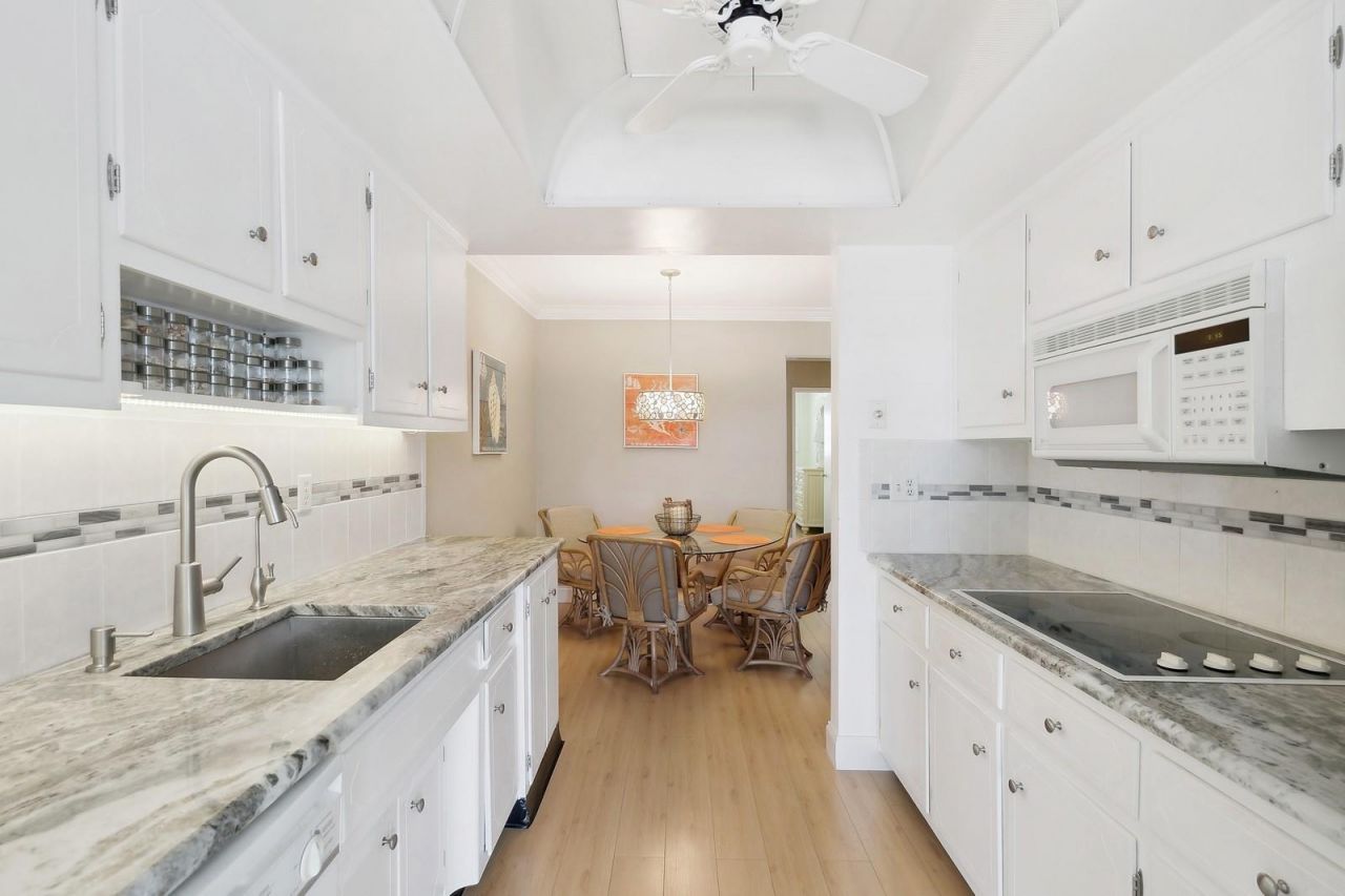 2864 NE 33rd Court, Unit 202, Fort Lauderdale, FL 33306 Photo