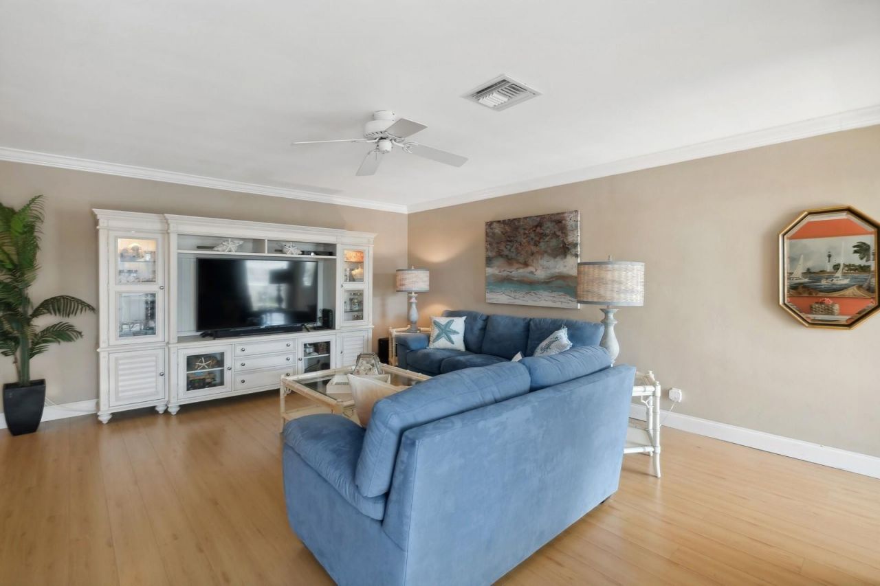 2864 NE 33rd Court, Unit 202, Fort Lauderdale, FL 33306 Photo