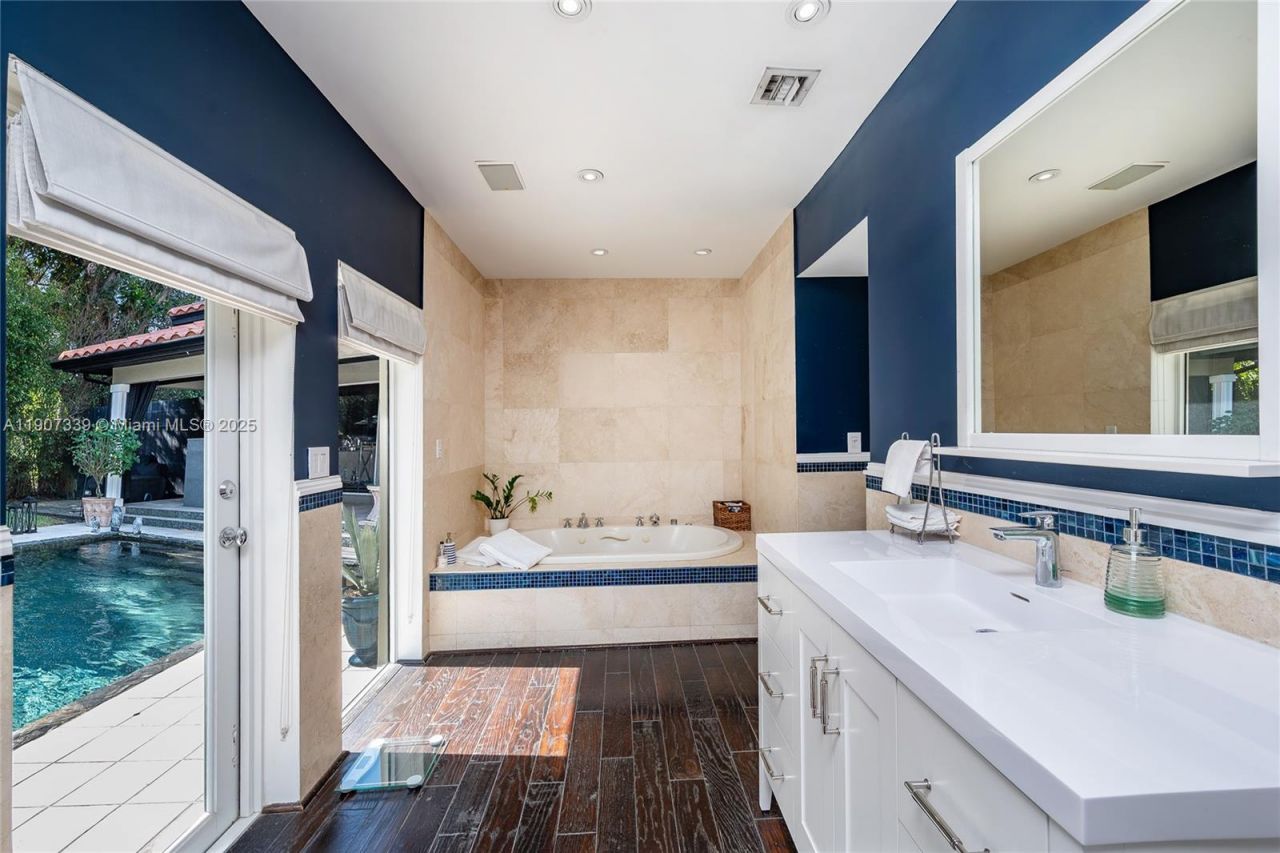 612 Catalonia Ave, Coral Gables, FL 33134 Photo