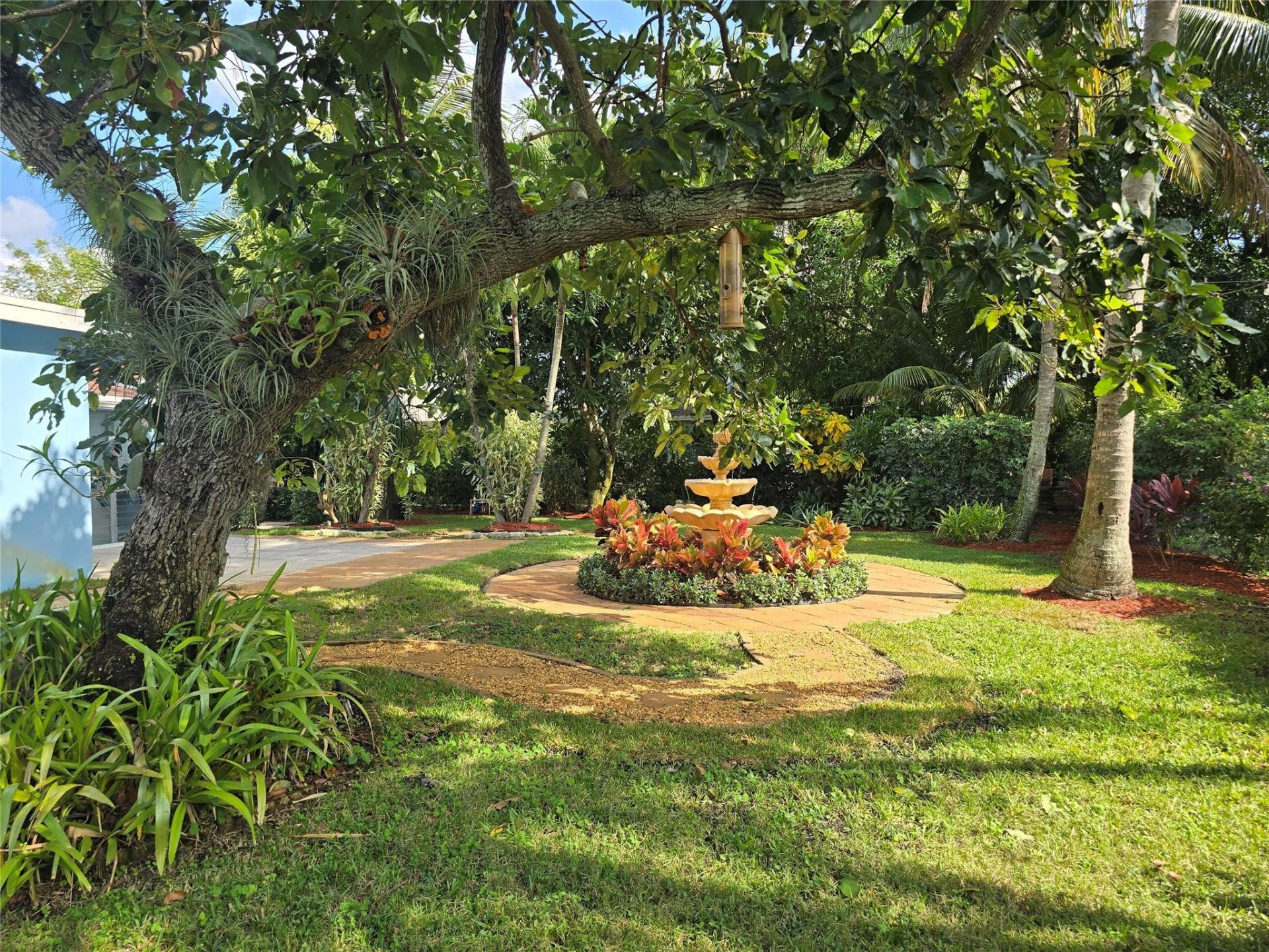 946 Alamanda Road, West Palm Beach, FL 33405 Photo