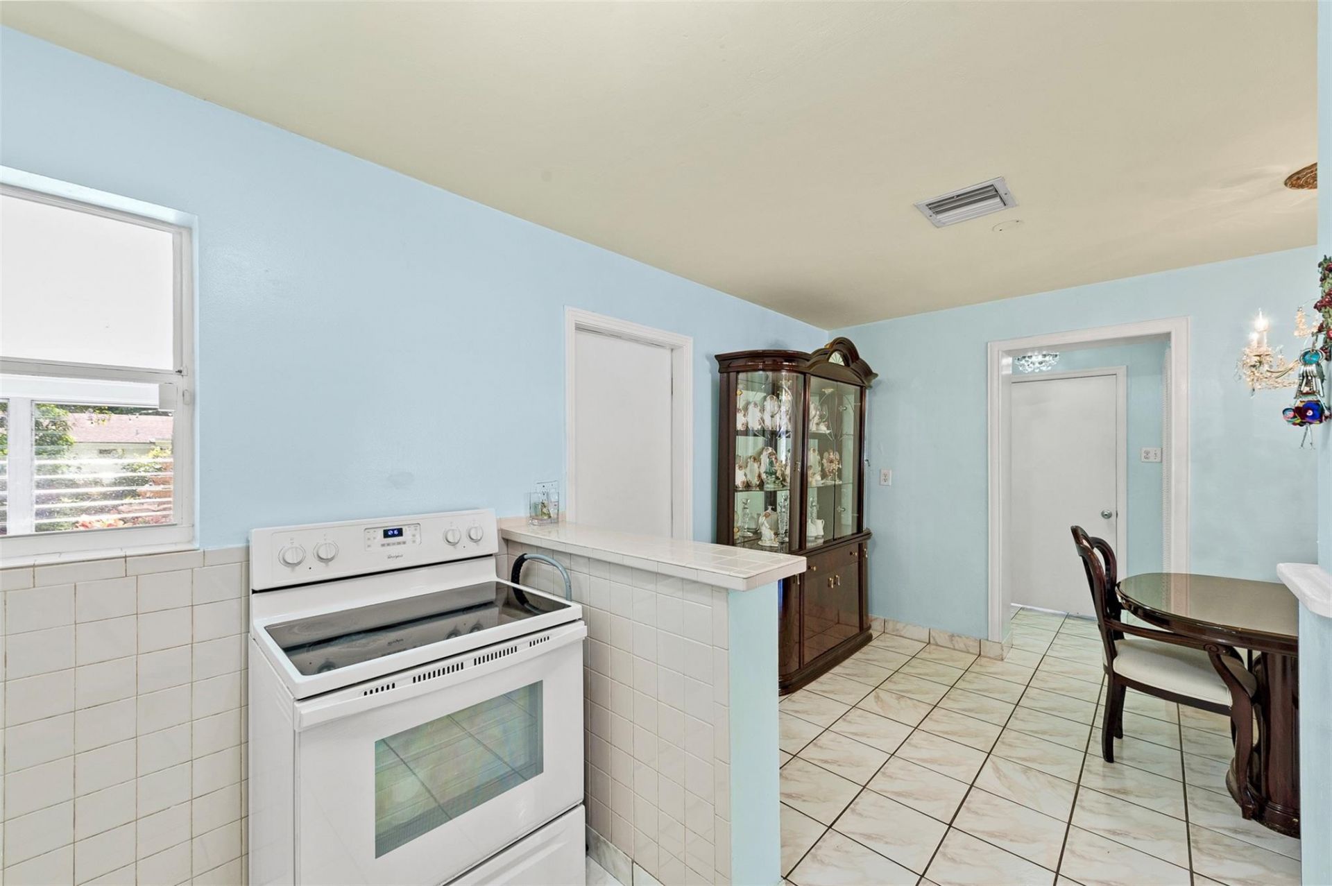 946 Alamanda Road, West Palm Beach, FL 33405 Photo