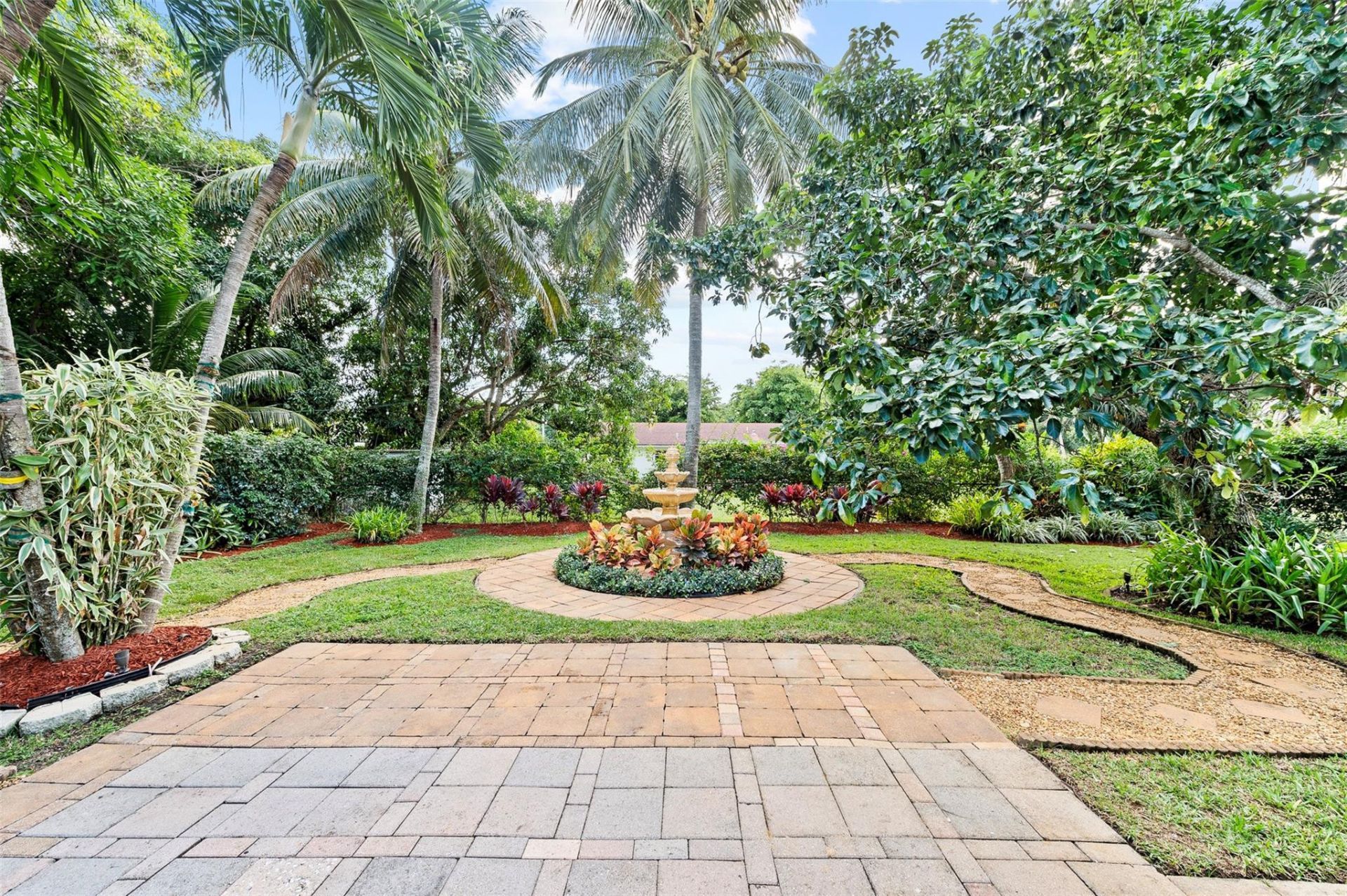 946 Alamanda Road, West Palm Beach, FL 33405 Photo