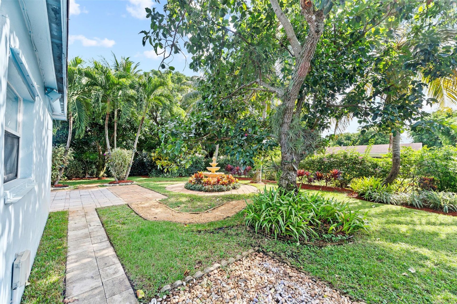 946 Alamanda Road, West Palm Beach, FL 33405 Photo