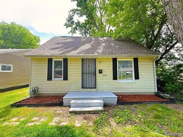 26439 Hopkins Street, Inkster, MI 48141