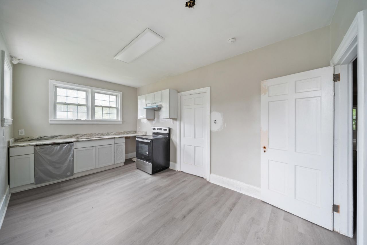 1740 Carolina Avenue Photo 9