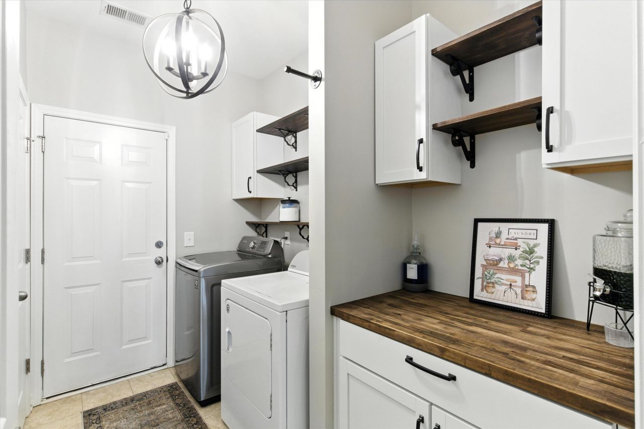 420 Fetterbush Drive Photo 13