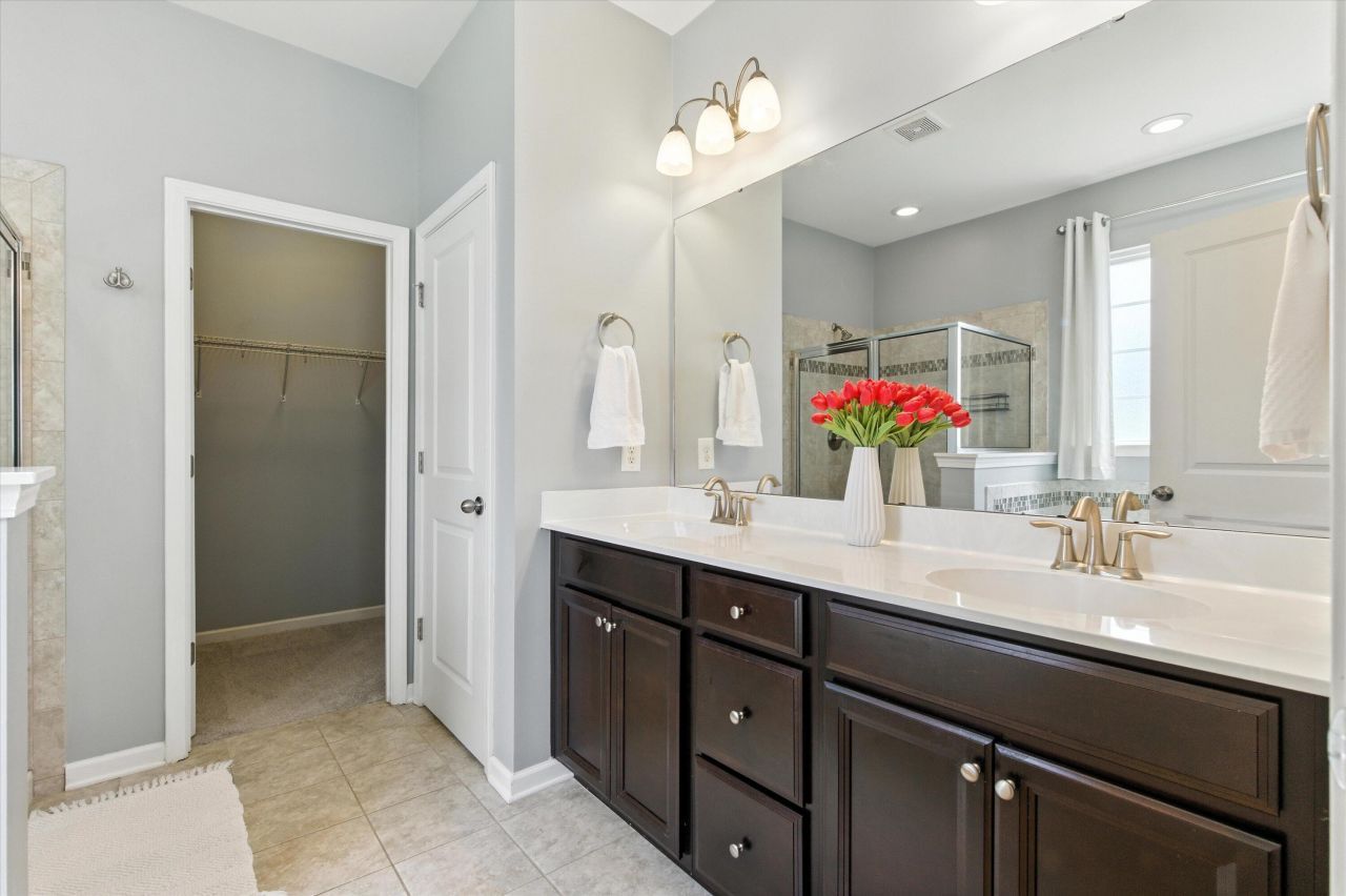 420 Fetterbush Drive Photo 16