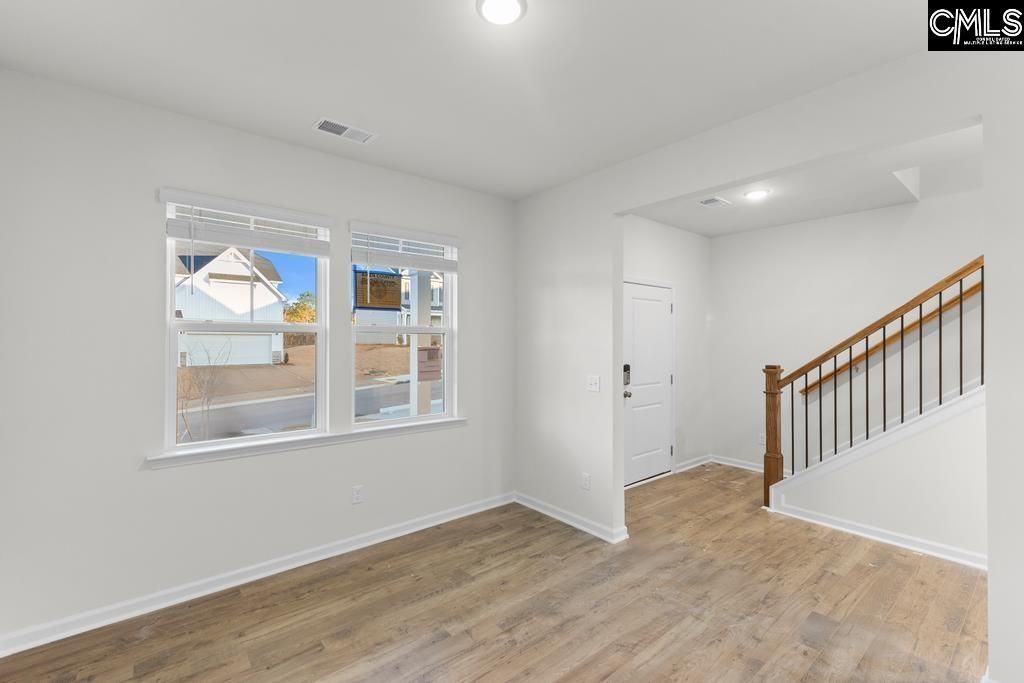 502 Blue Jay Way Photo 8